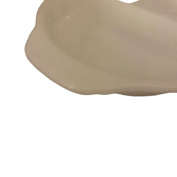 Vintage FIRE KING Divided Casserole Dish #468 Milk Glass Anchor Hocking Bakeware - Picture 7 of 10